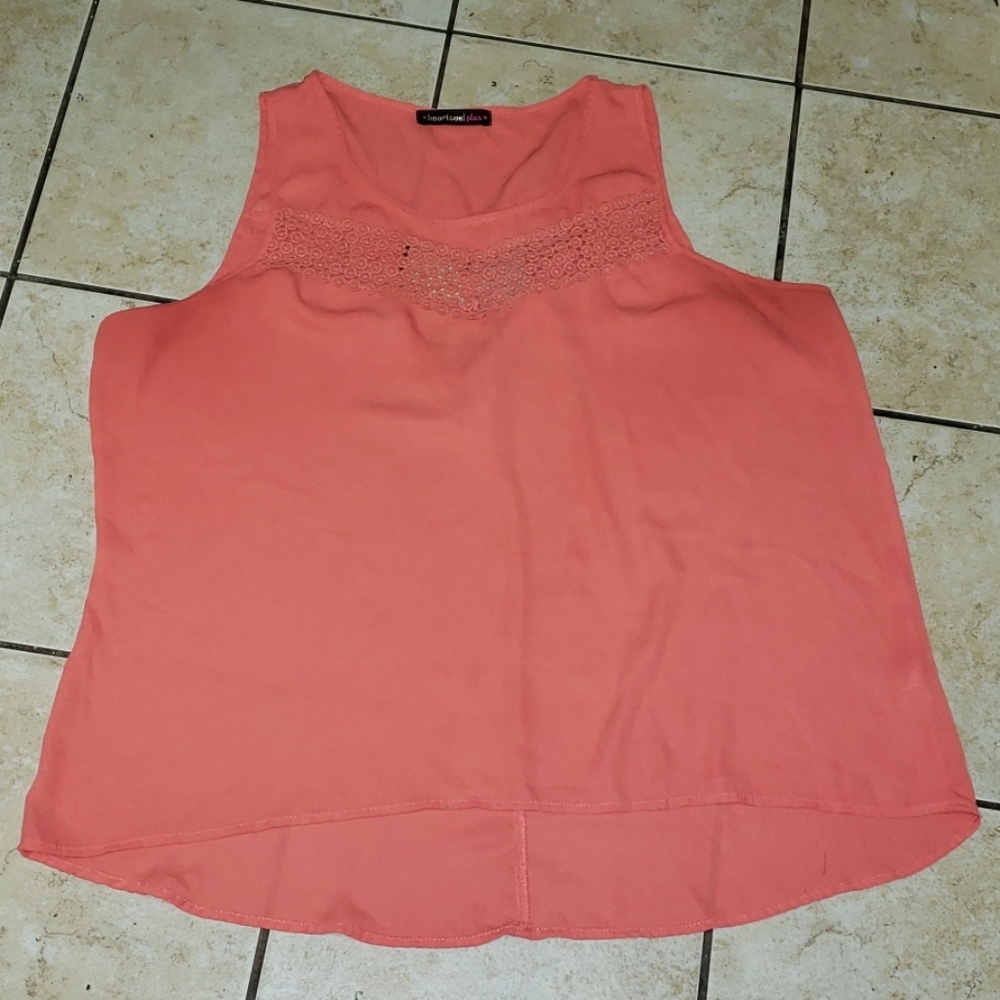 Coral sleeveless hi low shirt with cutout in back